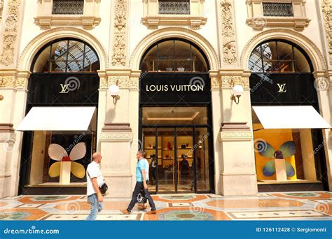 louis vuitton prezzi outlet|louis vuitton in milan italy.